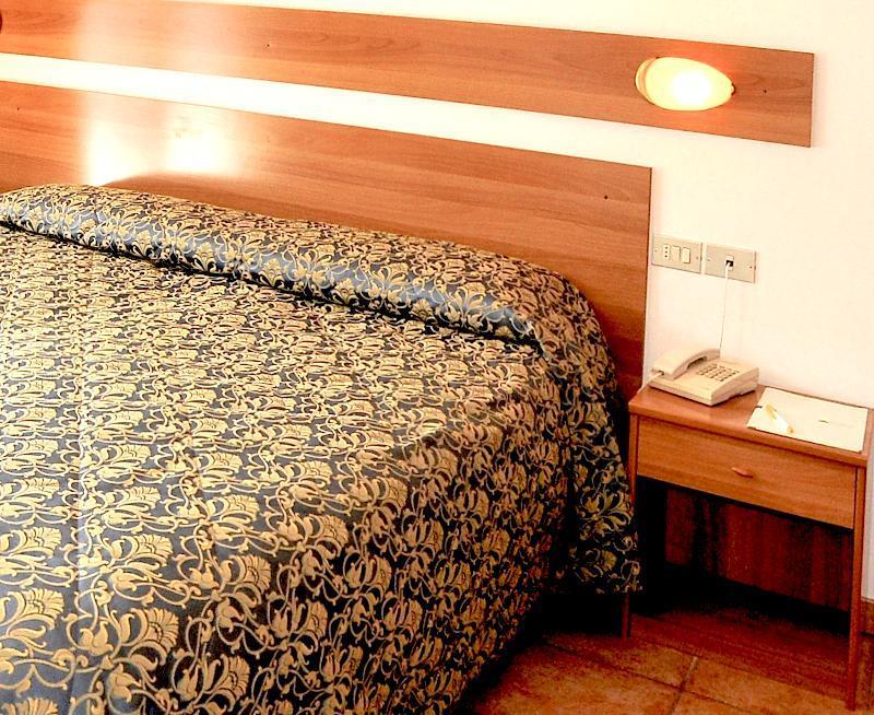 Hotel Alpen Андало Экстерьер фото