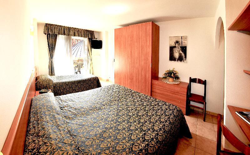 Hotel Alpen Андало Экстерьер фото