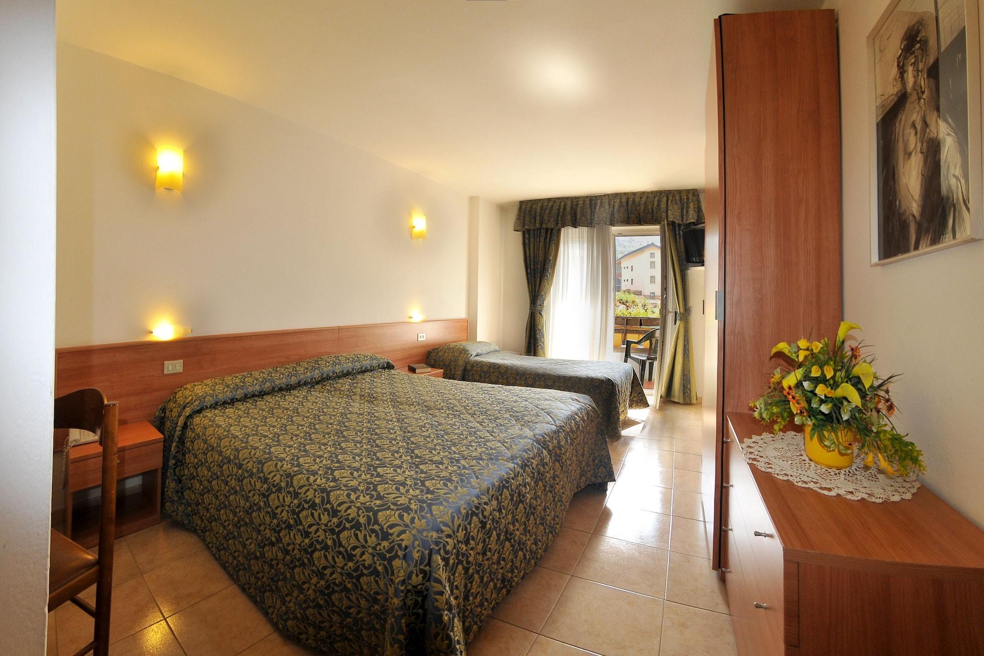Hotel Alpen Андало Экстерьер фото